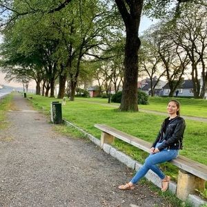 Meet your Posher, Nhung